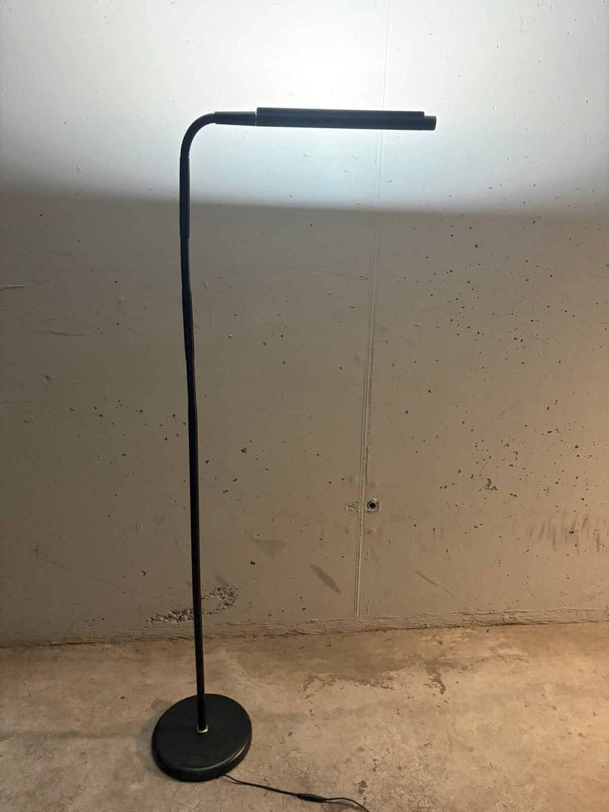 Zwarte staande leeslamp, Huis en Inrichting, Ophalen, Zo goed als nieuw