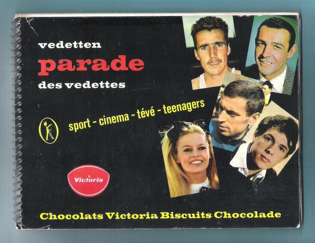 STICKERBOEK VEDETTEN PARADE - VICTORIA - COMPLEET, Boeken, Prentenboeken en Plaatjesalbums, Ophalen, Gelezen, Plaatjesalbum