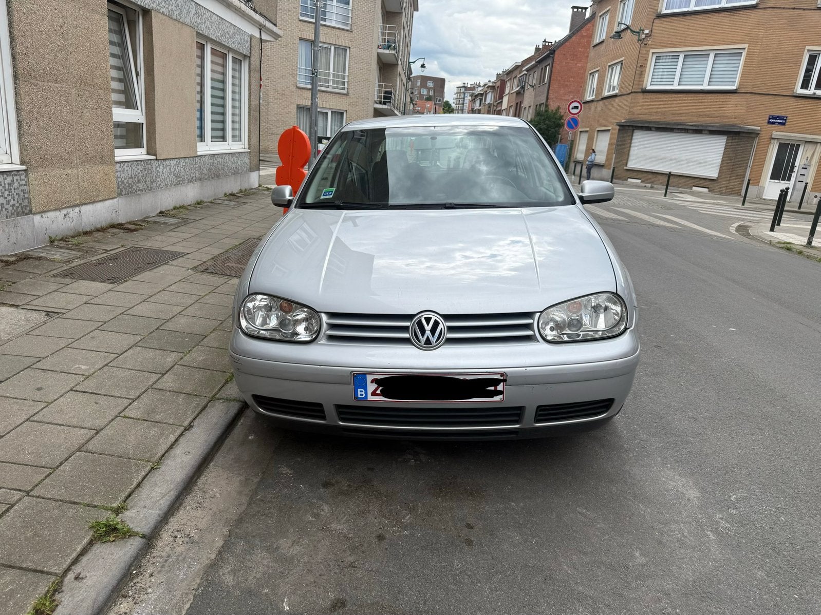 Golf 4 essence avec CT et carpass. LEZ OK, Voorwielaandrijving, 75 kW, Stof, Zwart