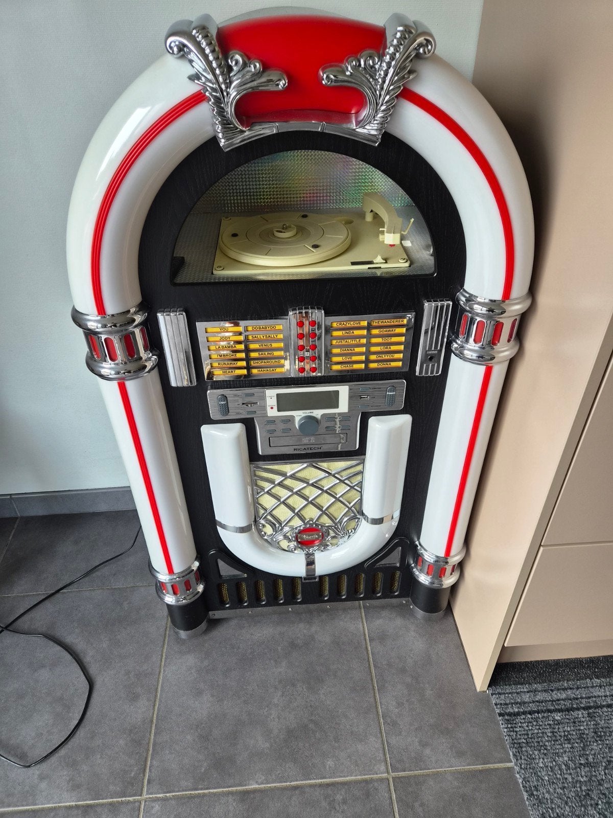 jukebox ricateh, Verzamelen, Automaten | Jukeboxen, Ophalen, Zo goed als nieuw, Overige merken
