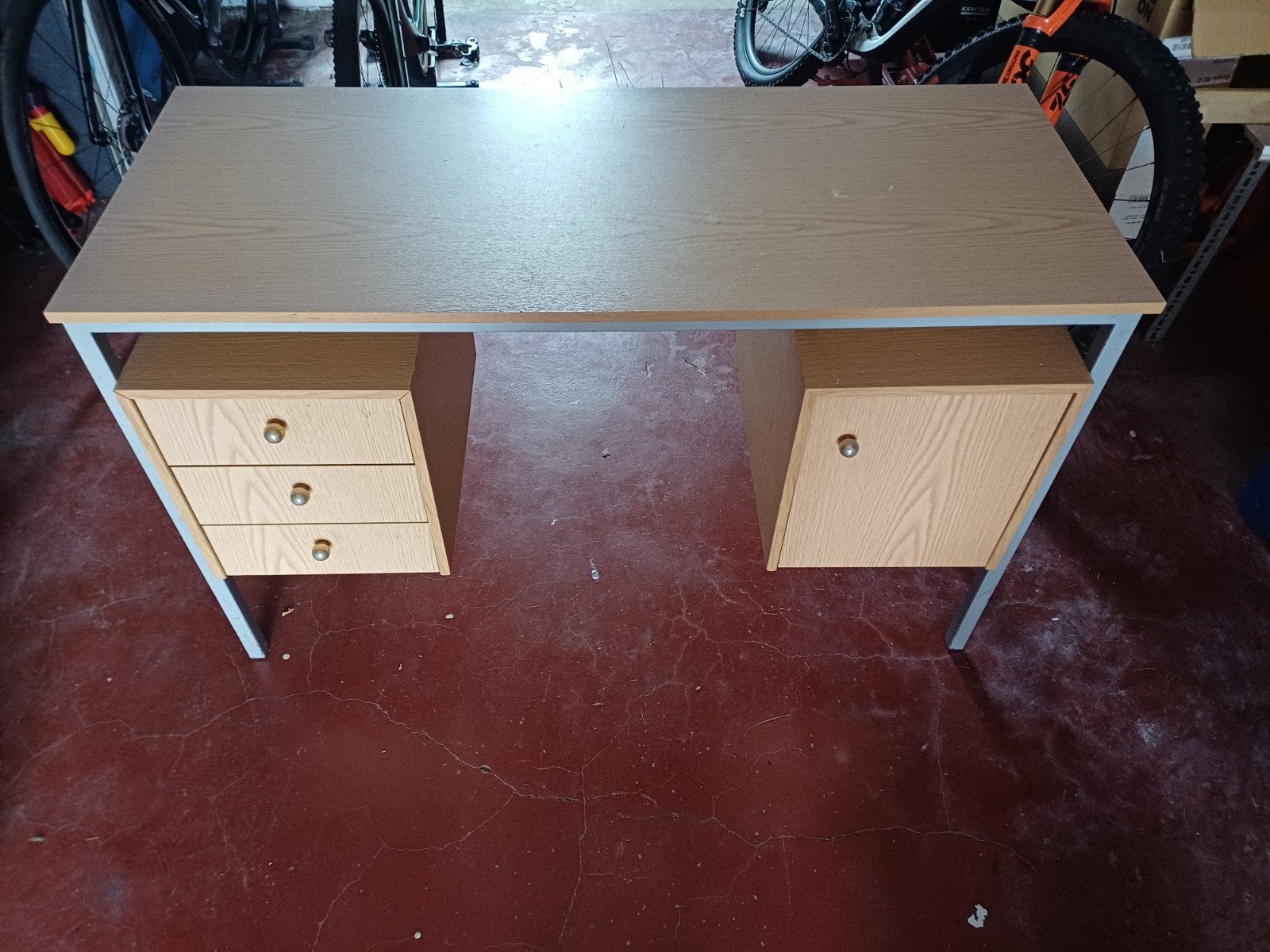 bureau 1m20 op 50cm gratis op te halen, Huis en Inrichting, Ophalen, Gebruikt, 120 cm, Kinderbureau