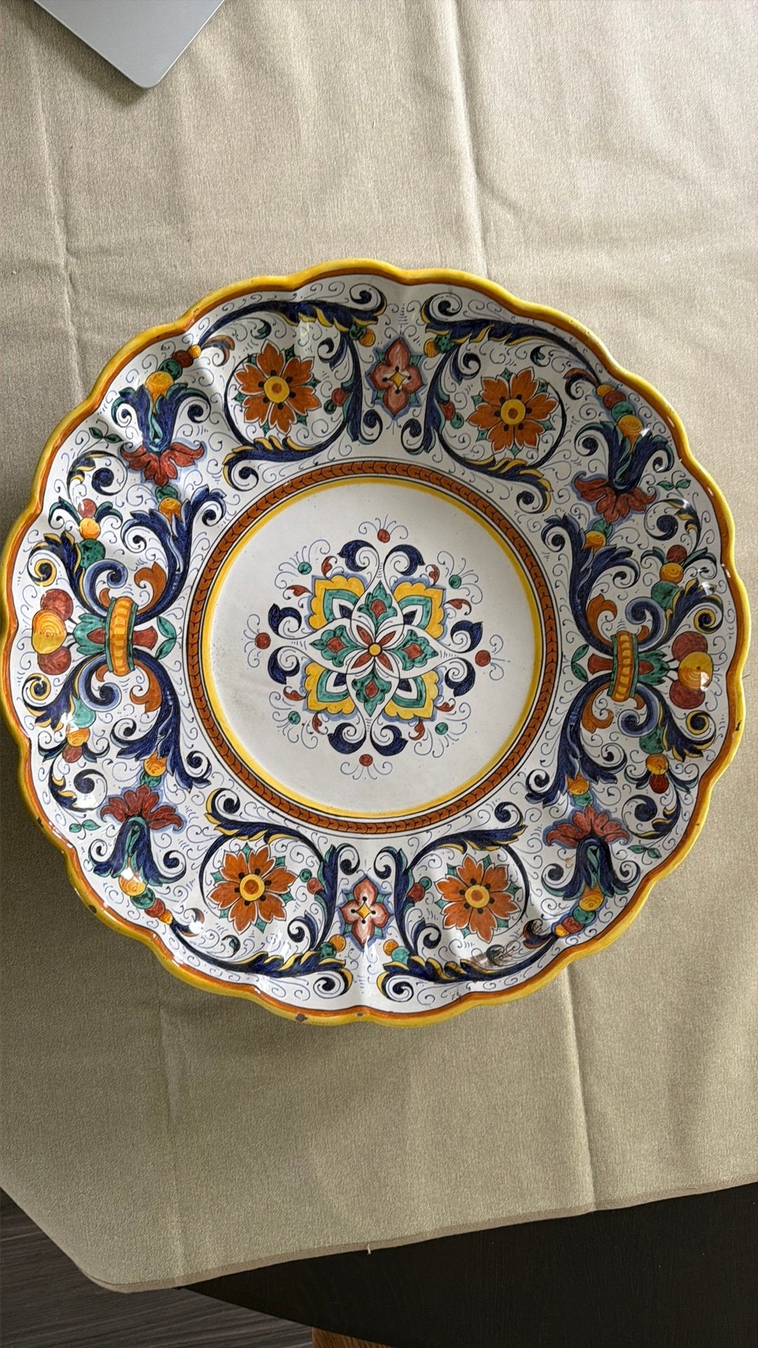 Grand plat en majolique 47cm Deruta (Italie) Peint à la main, Enlèvement