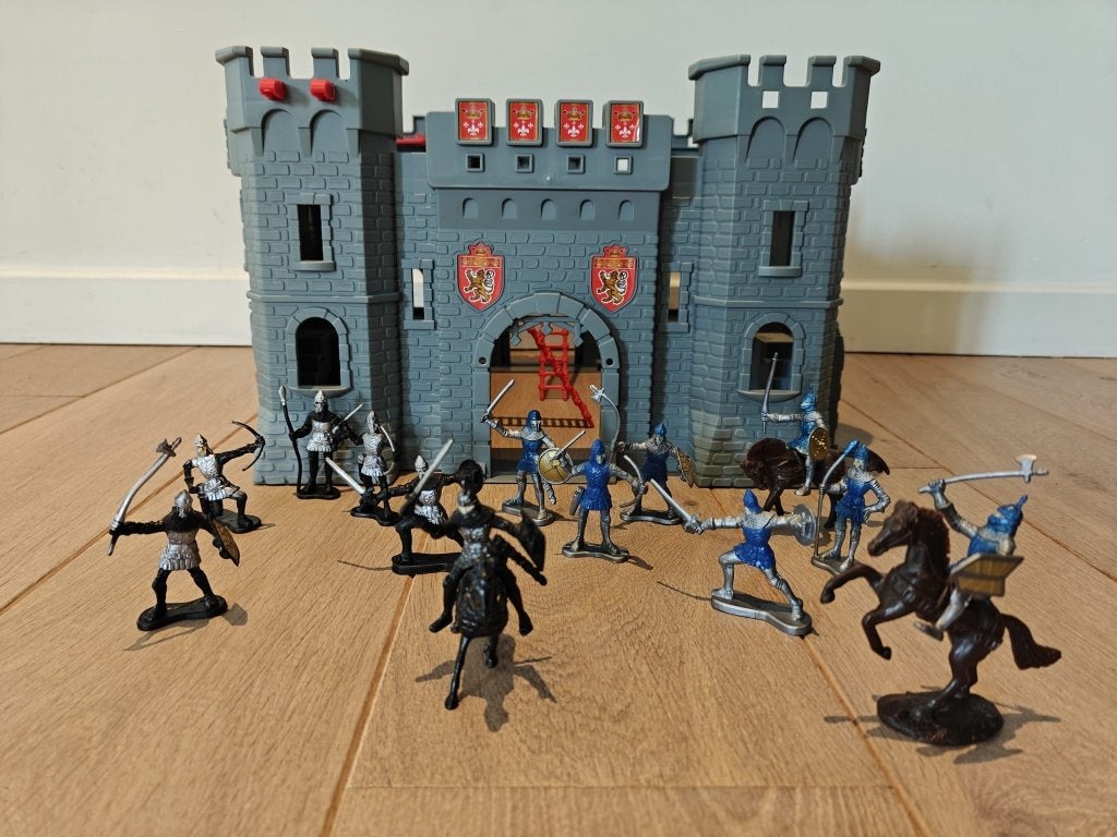 Ridderkasteel, Ophalen, Gebruikt, Kunststof