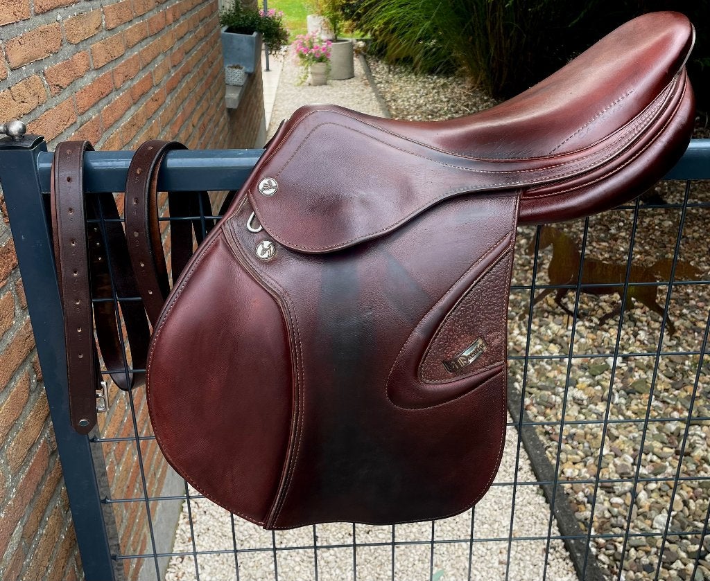 Selle prestige 17,5 pouces, Animaux & Accessoires, Chevaux & Poneys | Selles, Siège semi-creux, Obstacle, L (17.5 pouces), Prestige
