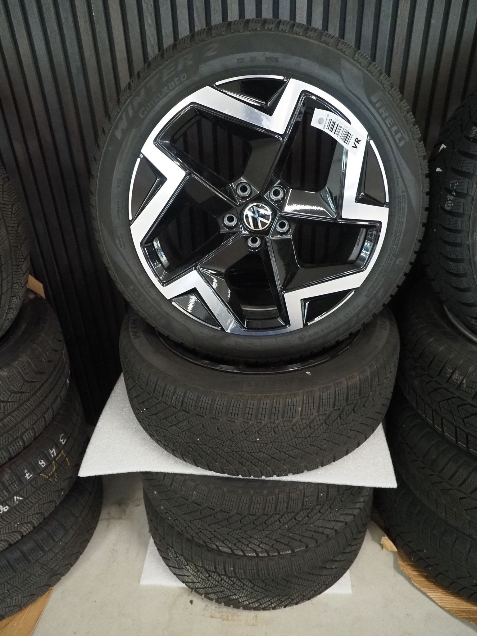 Volkswagen Passat Coventry B9 B98 Winterset Pirelli, 18 inch, Gebruikt, -, -