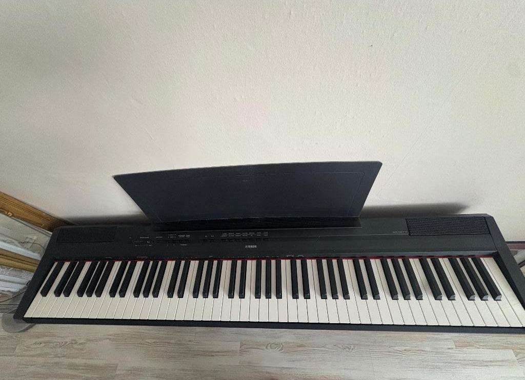 Yamaha piano, Muziek en Instrumenten, Piano's, Ophalen, Zwart, Digitaal, Zo goed als nieuw