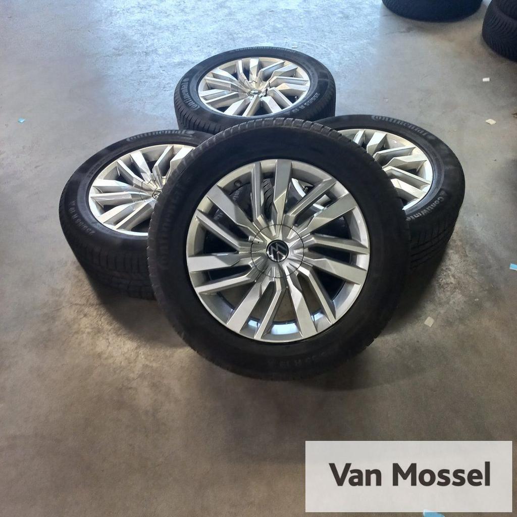 Volkswagen Touareg Continental Cont Winter Contact 255/55/R1, Auto-onderdelen, Banden en Velgen, 19 inch, Gebruikt, 255 mm, -