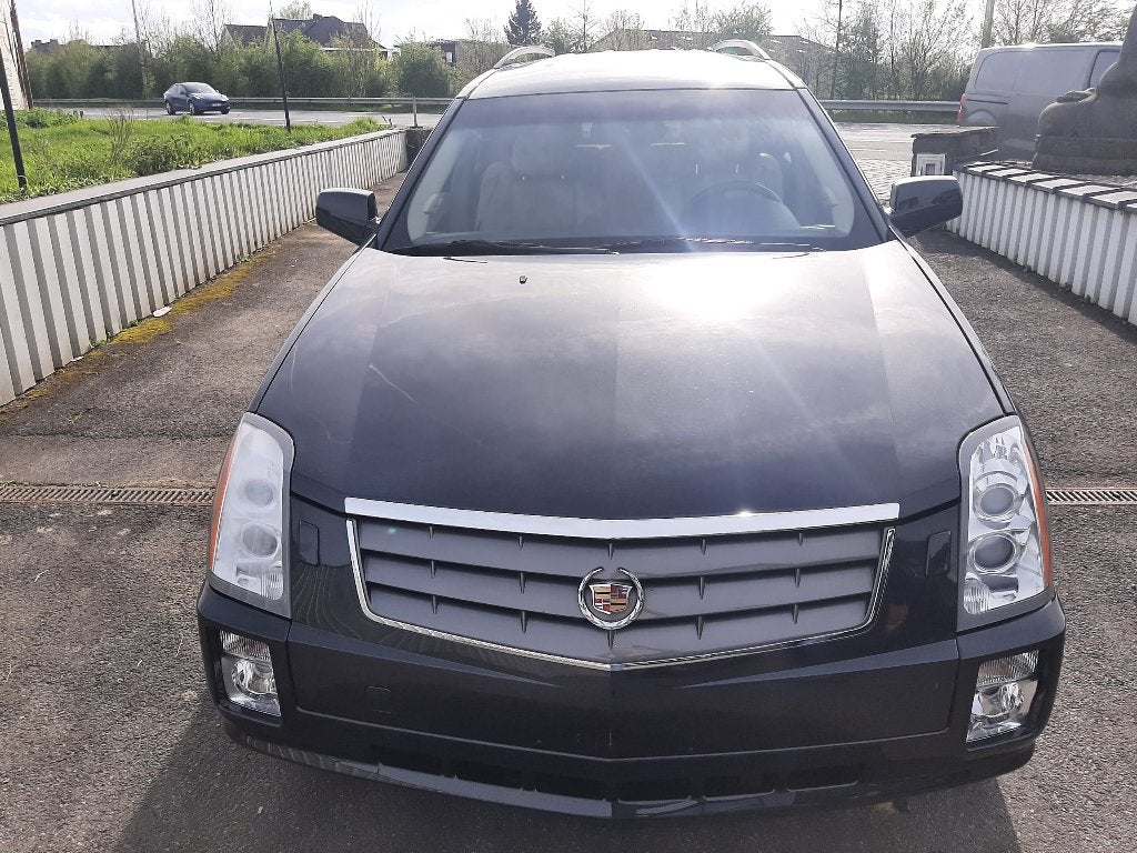 Cadillac SRX 4x4 3.6 benzine, 7 zitplaatsen! 5500€ + BTW, Auto's, Automaat, Beige, Zwart, Leder