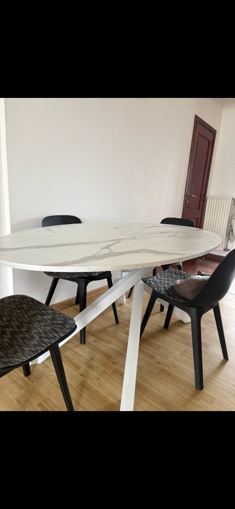 Salle à manger, Enlèvement ou Envoi, Comme neuf, Blanc/Noir effet marbre, 4 à 6 chaises