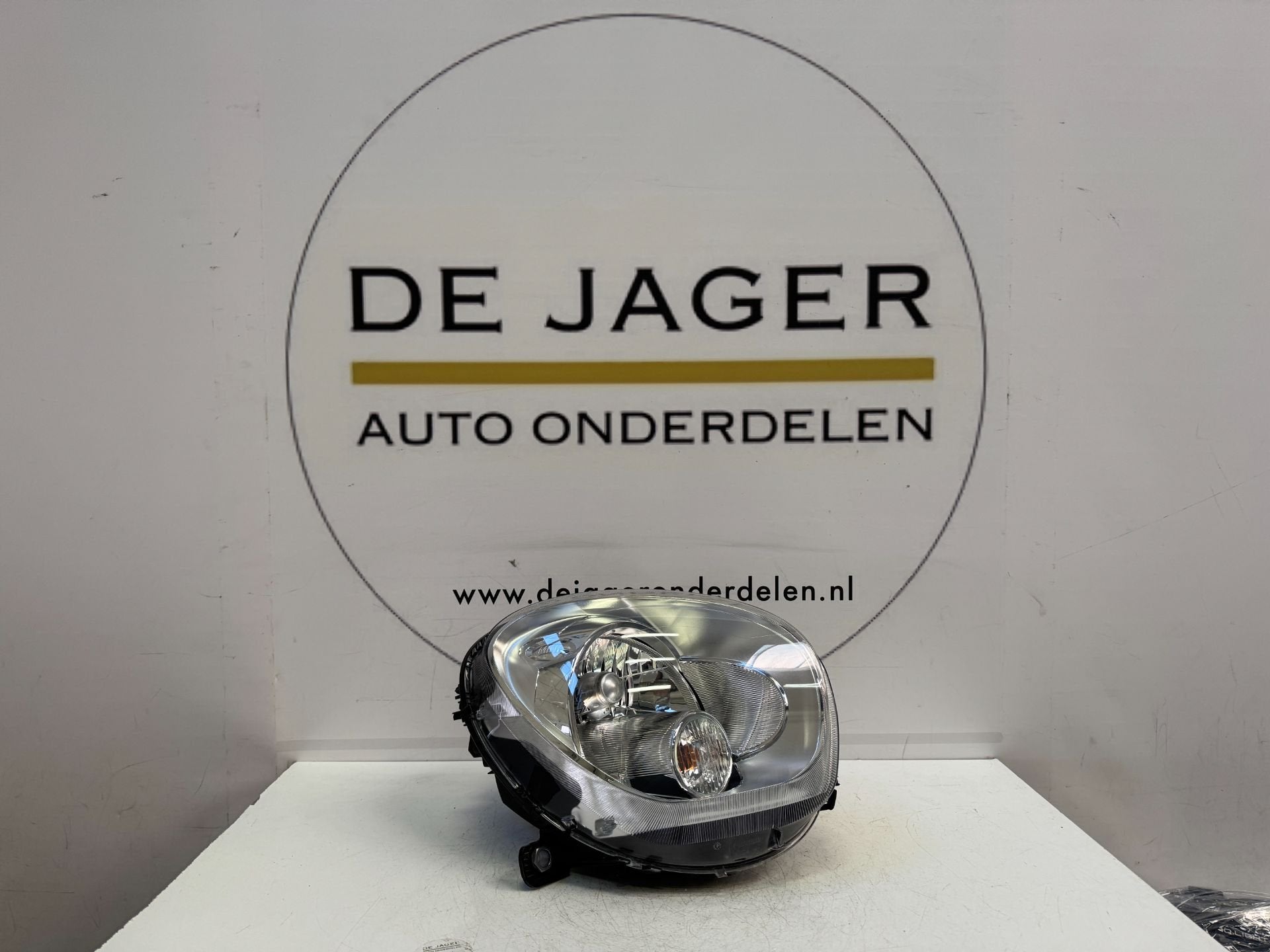 MINI COUNTRYMAN R60 PHARE DROIT 980102804, Autos : Pièces & Accessoires, Customer.service@mini.co.uk, BMW AG, Petuelring 130
80788  Munich, DE