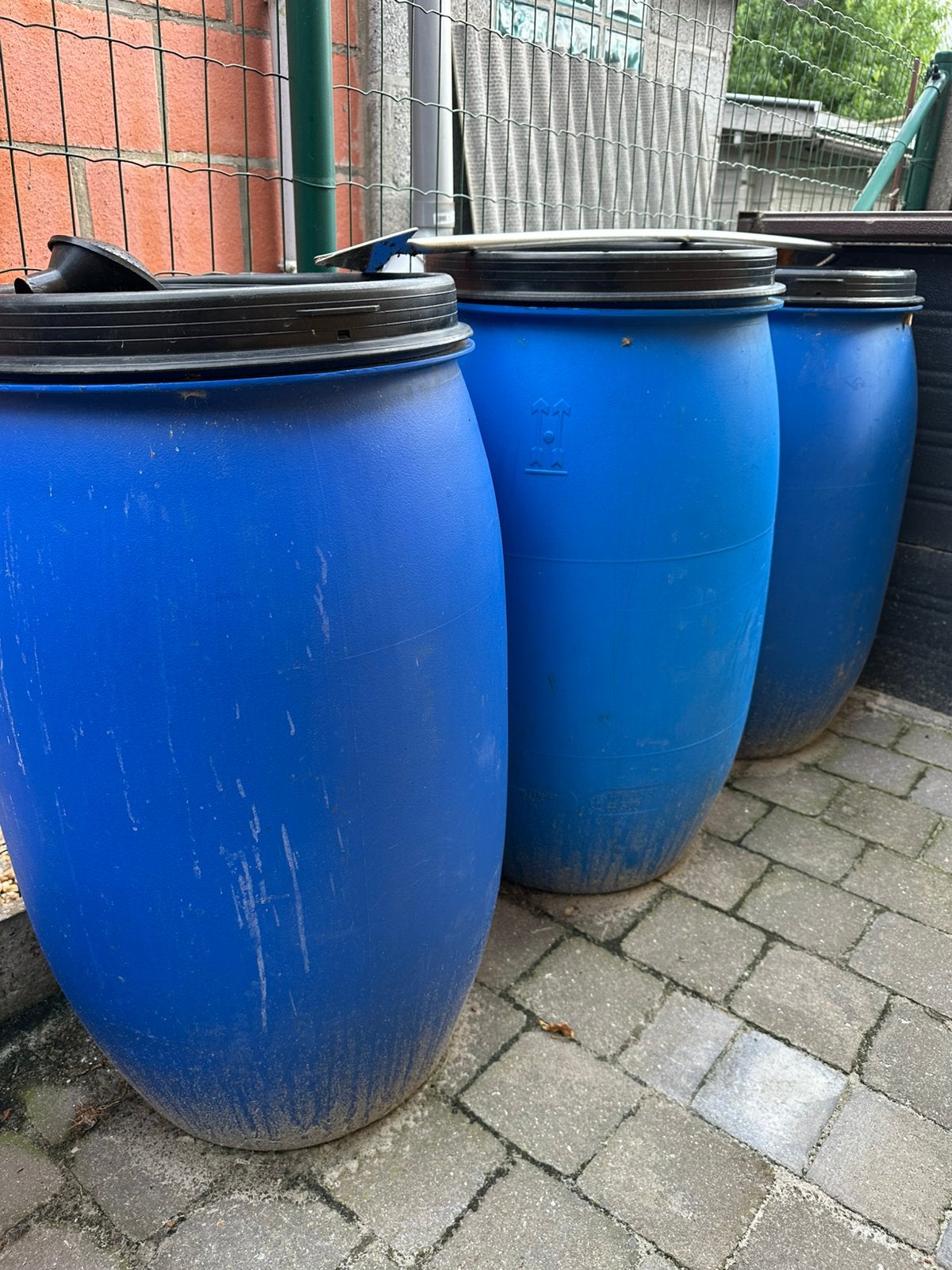 Baril de pluie, 150 litres ou plus, Enlèvement, Utilisé, Synthétique