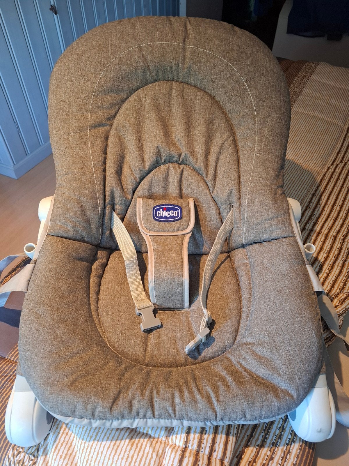 wipstoel Chicco met speelboog in heel goede staat, Kinderen en Baby's, Wipstoeltjes, Ophalen, Wipstoel, Met gordel(s) of riempje(s)