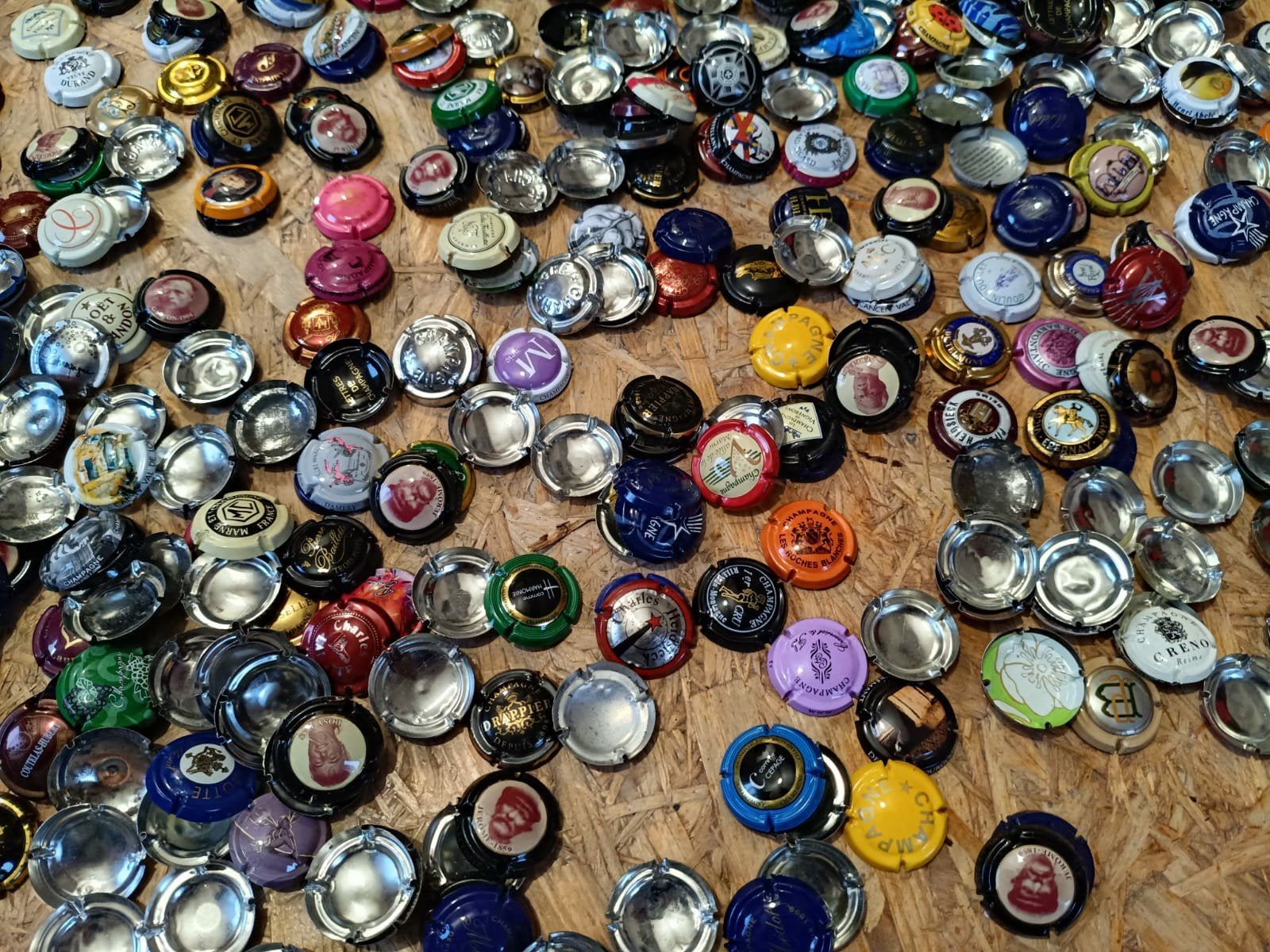 500 capsules de Champagne, Collections, Enlèvement ou Envoi, Champagne
