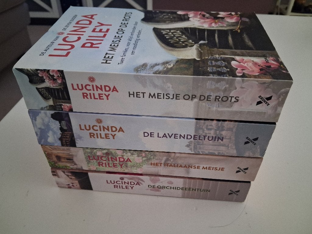 Reeks boeken Lucinda Riley, Boeken, Ophalen of Verzenden