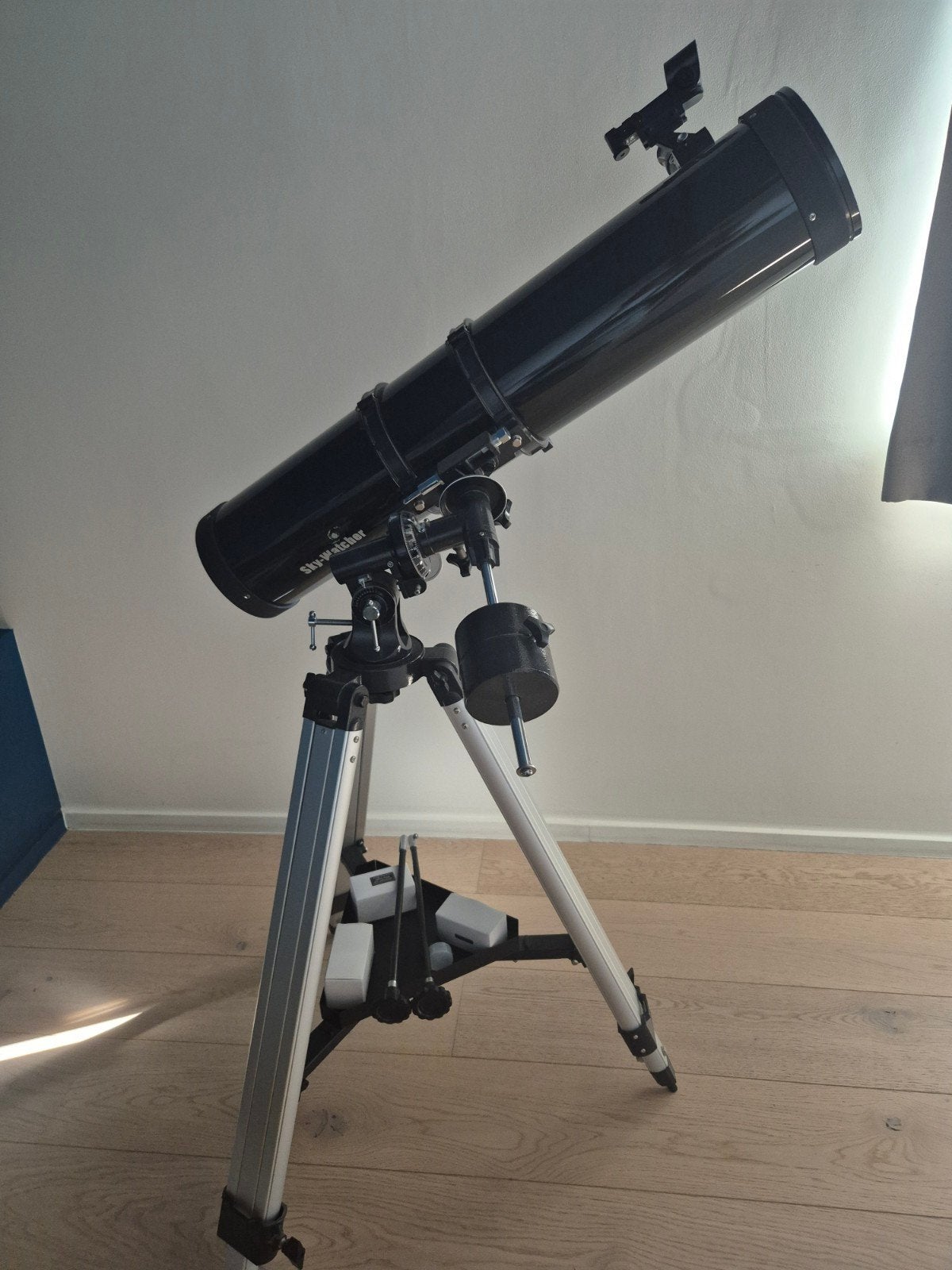 Télescope Sky Watcher BK 1309 EQ2, TV, Hi-fi & Vidéo, Matériel d'optique | Télescopes, Comme neuf, Enlèvement, 80 à 200 mm, Avec trépied