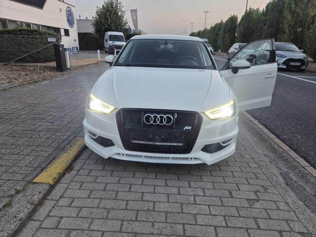 Audi A3 1.6 TDi - ABT pakket - Cruise Controle - Navigatie, Auto's, Automaat, 4 cilinders, Wit, Bedrijf