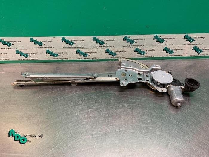 Mécanique vitre 4portes avant droite d'un Suzuki Swift (Swi, -, 3 mois de garantie, Utilisé, -