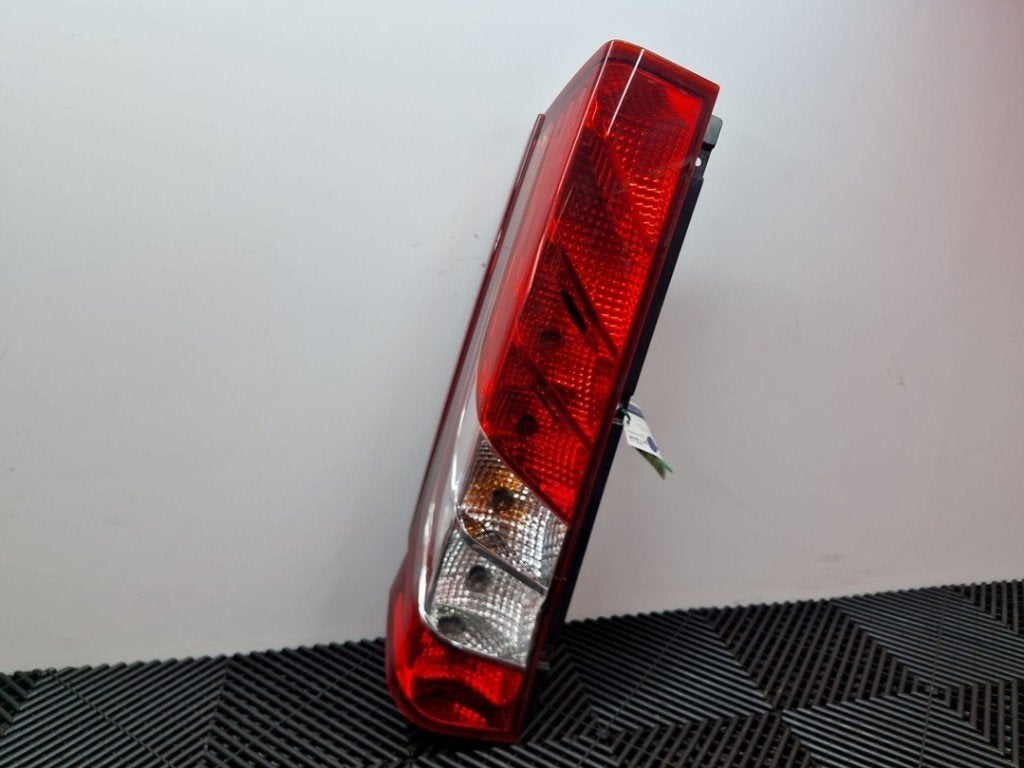 ACHTERLICHT LINKS Iveco New Daily VI (01-2014/07-2021), IVECO Magirus AG, Gebruikt, Overige automerken, Nicolaus-Otto-Straße 27
89079  Ulm, DE