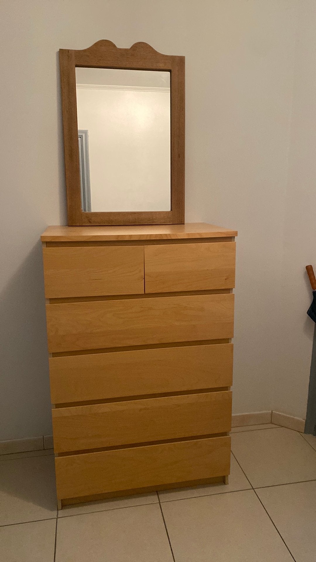 Kast met 6 shuifdeuren in goede staat. Met spiegel., Ophalen, Zo goed als nieuw