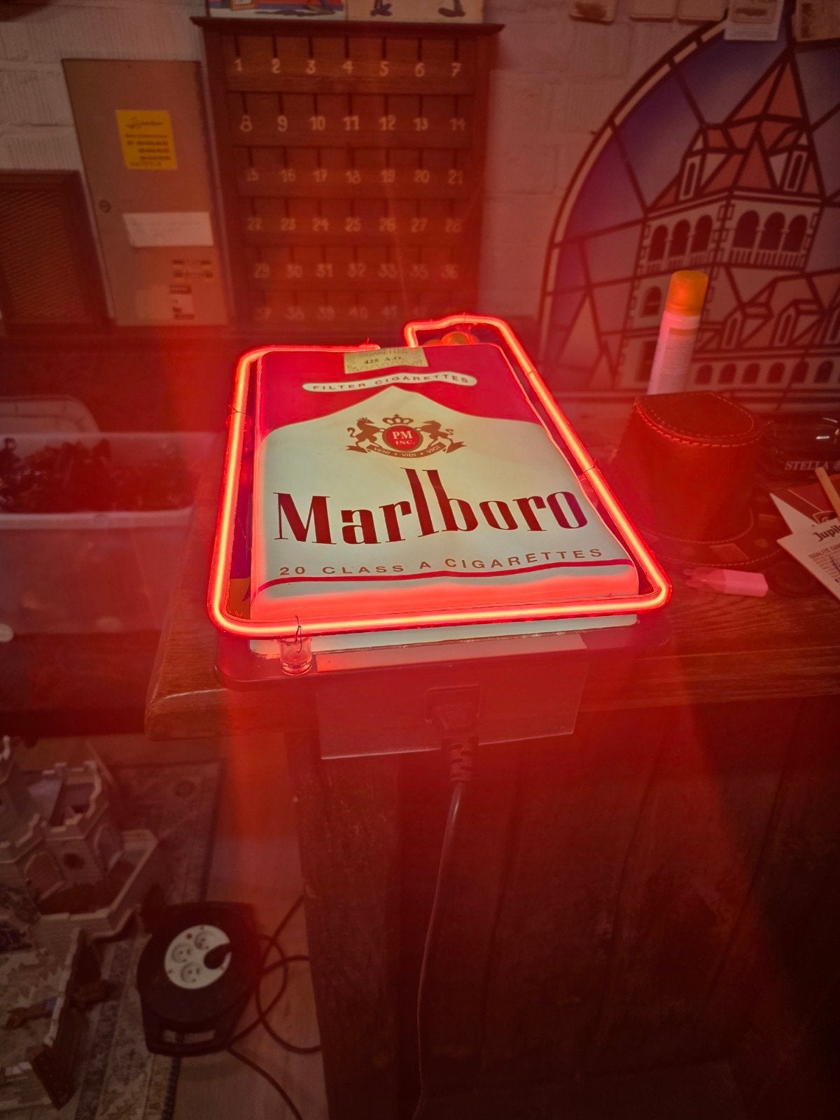 neon van Marlboro. werkt perfect..., Enlèvement