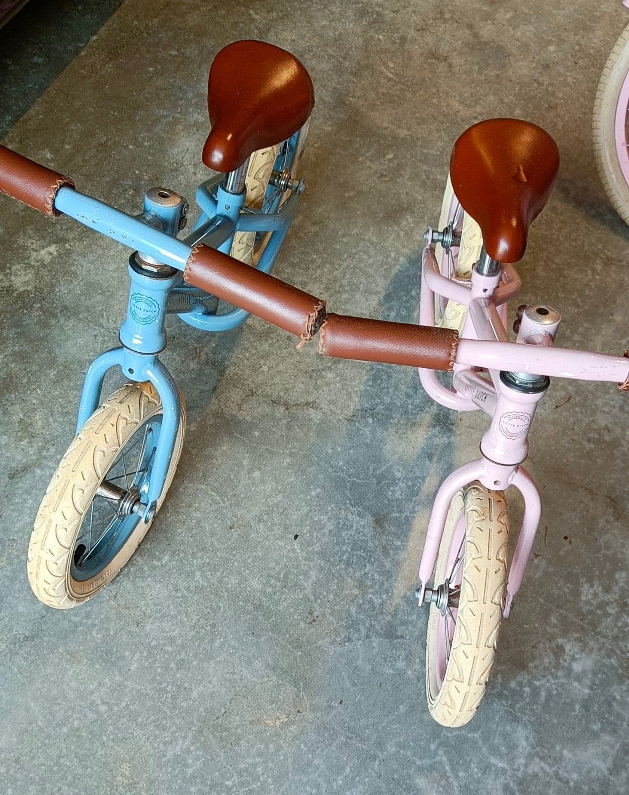 2x Loopfietsje Little Dutch, Kinderen en Baby's, Speelgoed | Buiten | Voertuigen en Loopfietsen, Ophalen