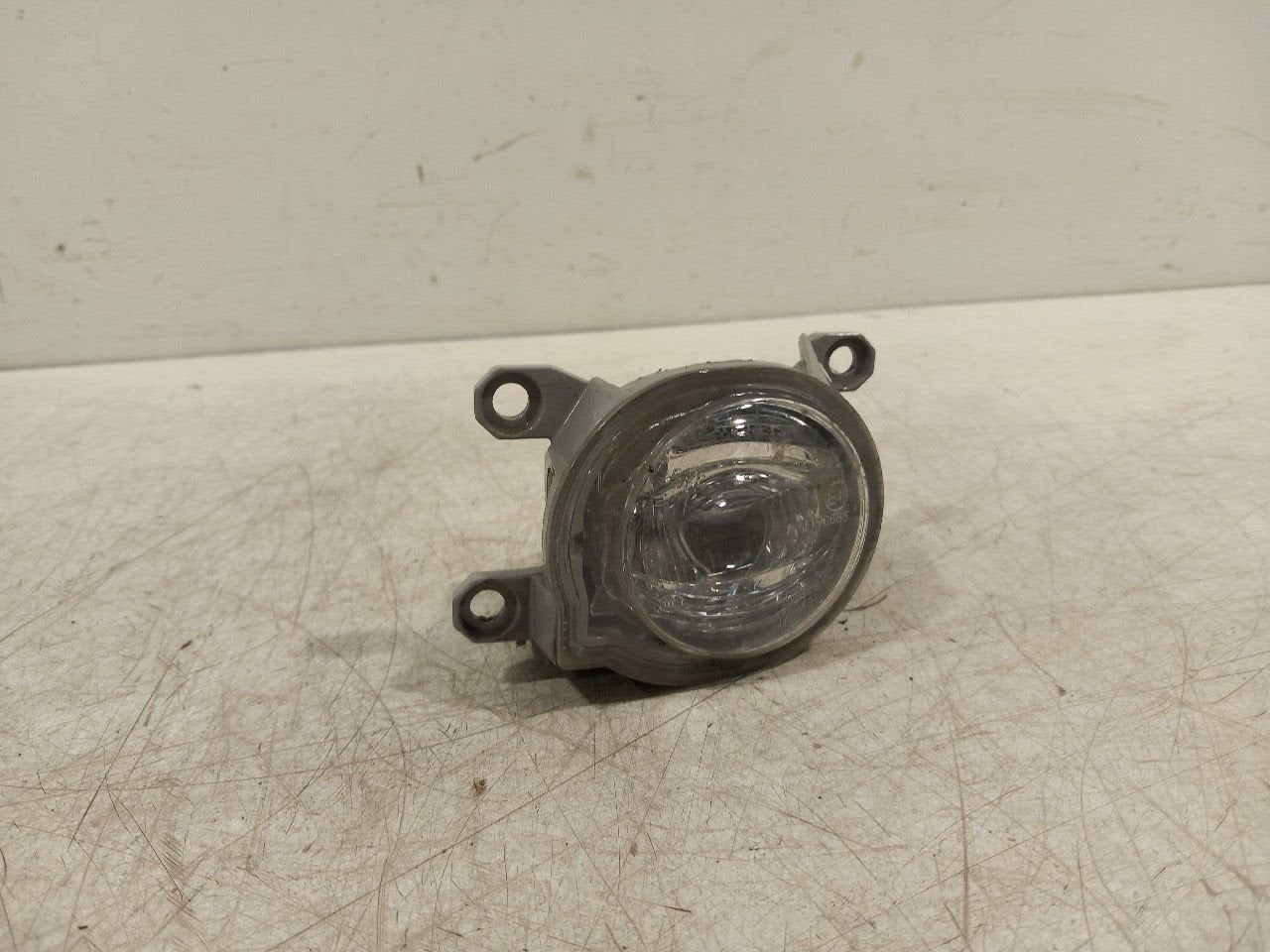 Mistlamp links Suzuki Swace, Onderdelen@venauto.nl, Van der Ven Autorecycling B.V., Gebruikt, Ettenseweg 76, 4706 PB Roosendaal, The Netherlands