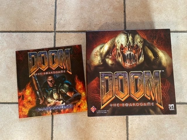 DOOM : THE BOARD GAME + EXPANSION - super zeldzaam spel, Hobby en Vrije tijd, Verzenden