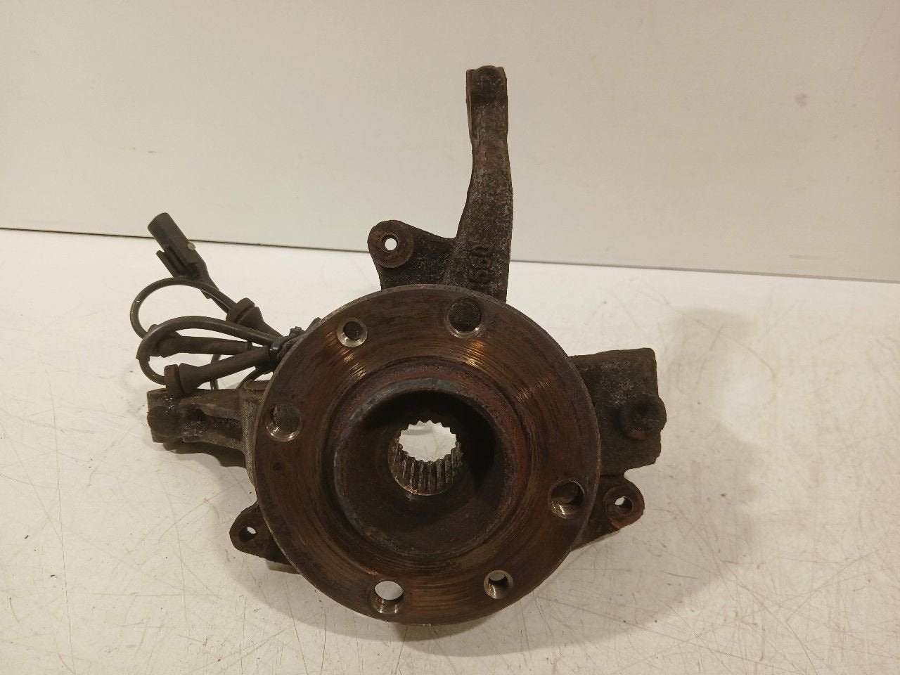 Wielnaaf links voor Ford Ka, Auto-onderdelen, Onderdelen@venauto.nl, Van der Ven Autorecycling B.V., Gebruikt, Ettenseweg 76, 4706 PB Roosendaal, The Netherlands