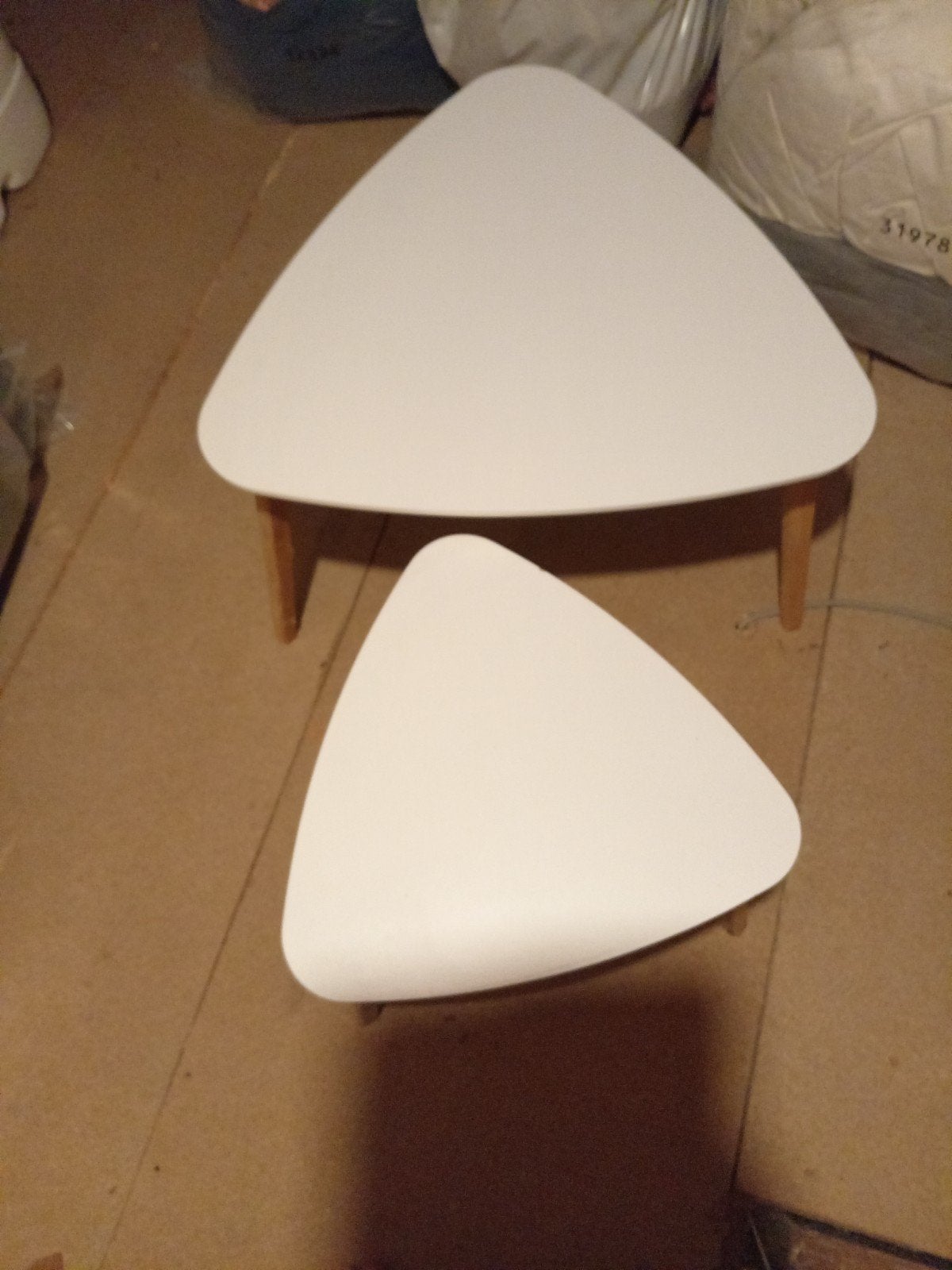 Tables gigognes, plateau blanc, pied couleur hêtre, Enlèvement ou Envoi