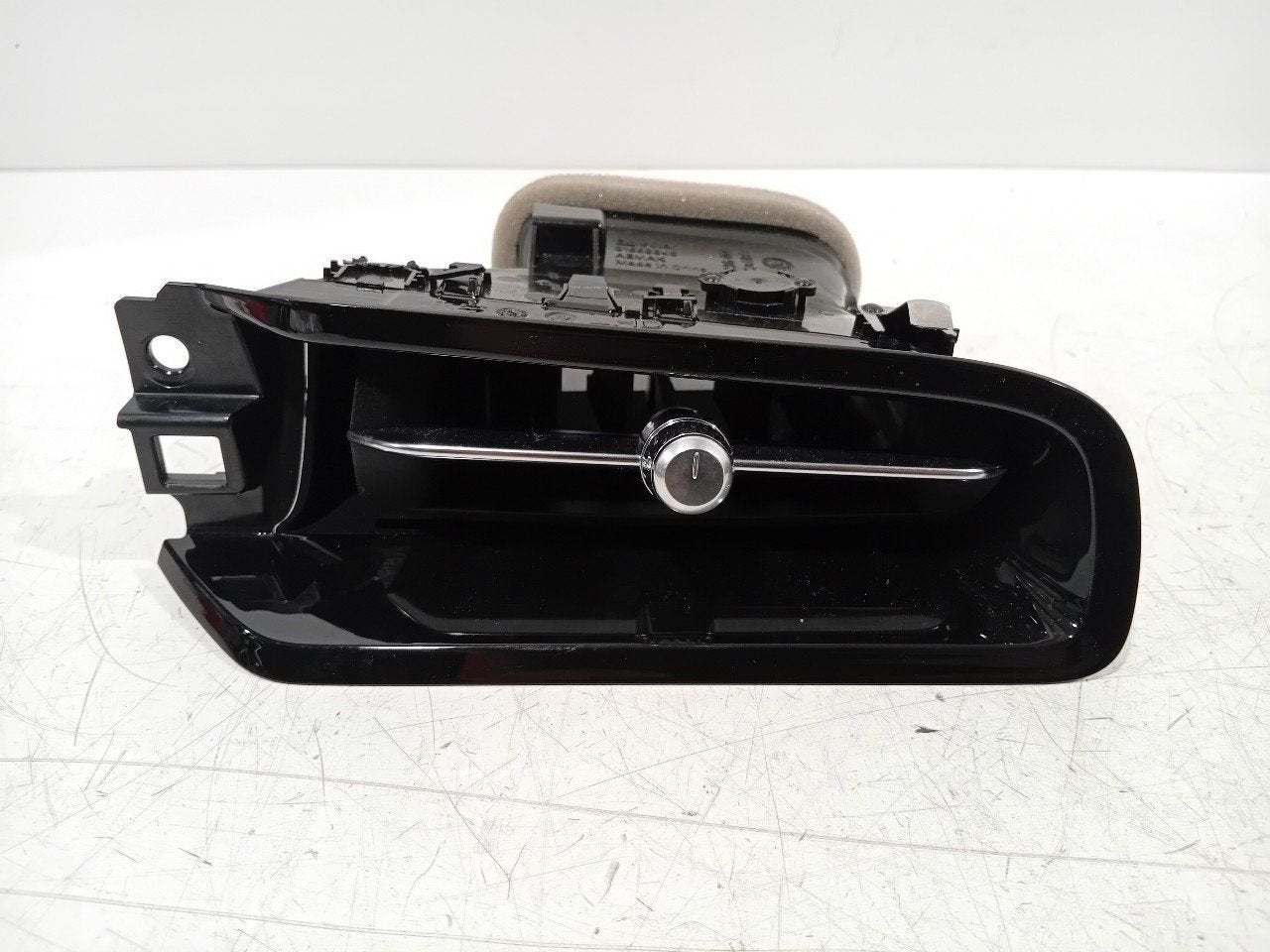 Dashboard luchtrooster rechts Polestar Polestar, Onderdelen@venauto.nl, Van der Ven Autorecycling B.V., Ettenseweg 76, 4706 PB Roosendaal, The Netherlands