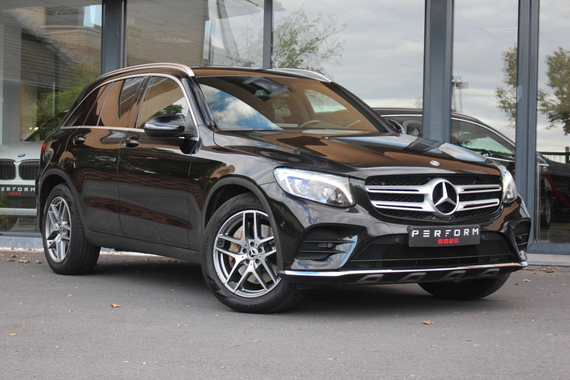 Mercedes-Benz GLC 220 d 4MATIC*AMG LINE*TREKHAAK*CAMERA*LED*, Autos, Achat, Euro 6, Entreprise, Noir