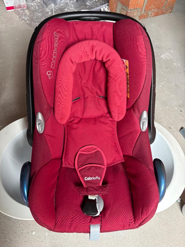 Maxi cosi Cabriofix baby autostoel, Ophalen, Autogordel of Isofix, Gebruikt, Zijbescherming