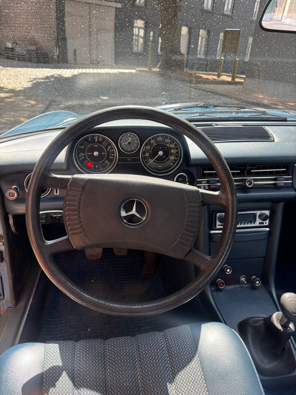 Mercedes-Benz W115 1975 oldtimer met 78.340km, foto 7