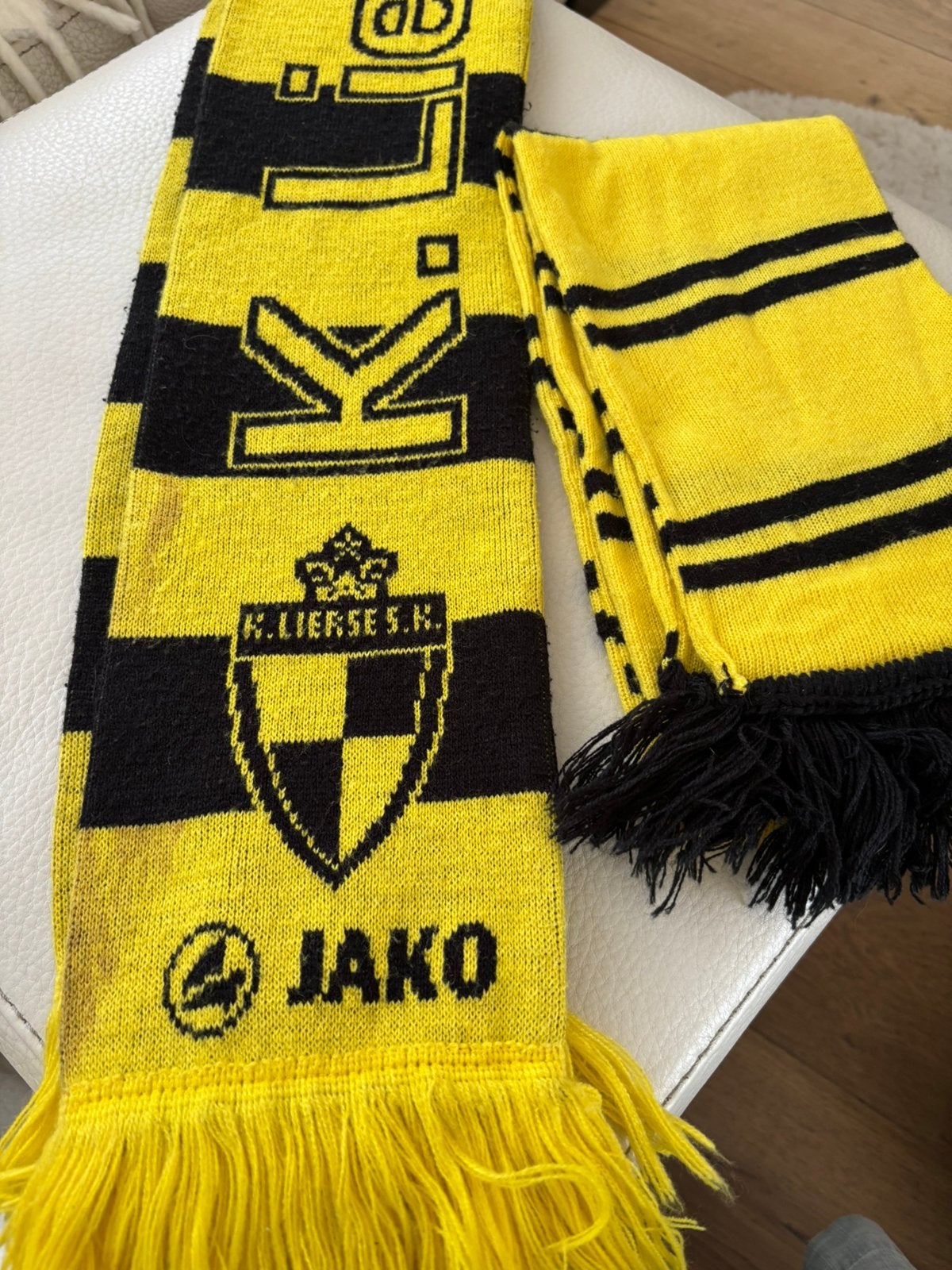 Twee sjalen voetbal eentje vzn lierse zelf, Enlèvement, Comme neuf