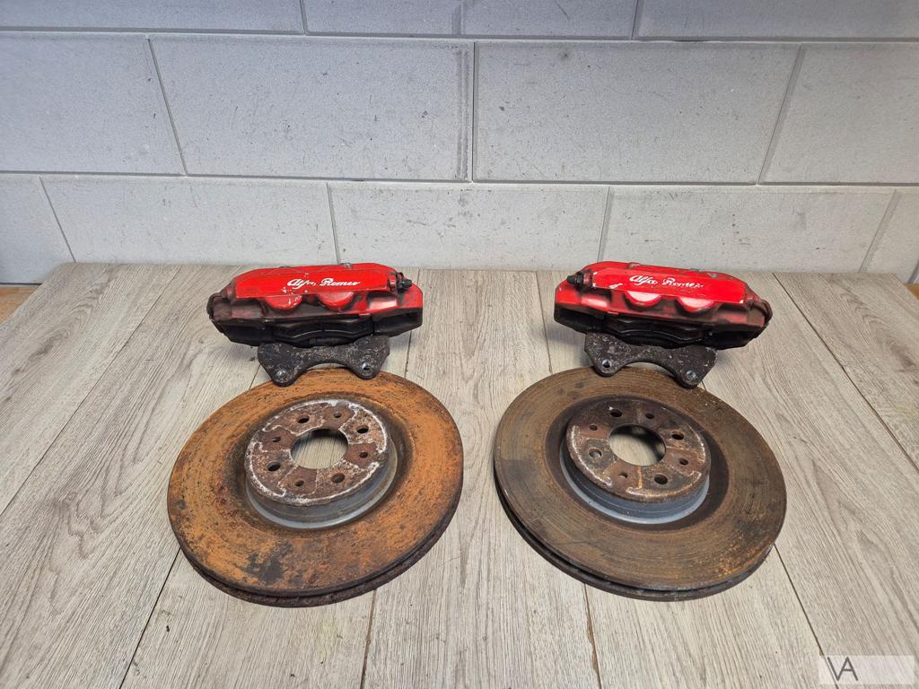 Brembo remklauw set voor Alfa Romeo MiTo 305mm schijven €350, Auto-onderdelen, Gebruikt, -, -, Ophalen of Verzenden