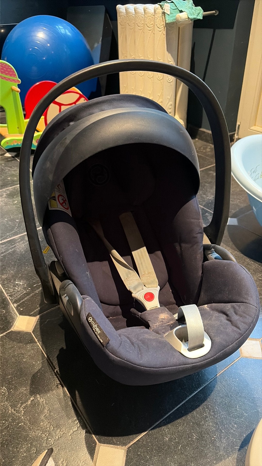 Siège auto pour bébé 0-18 M, Enfants & Bébés, Sièges auto, Autres marques, Ceinture de sécurité, Mode veille, Comme neuf