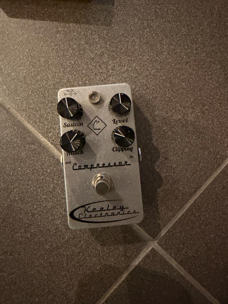 Keeley Compressor 4-knob pedaal (boutique USA), Musique & Instruments, Effets, Comme neuf, Compresseur, Enlèvement