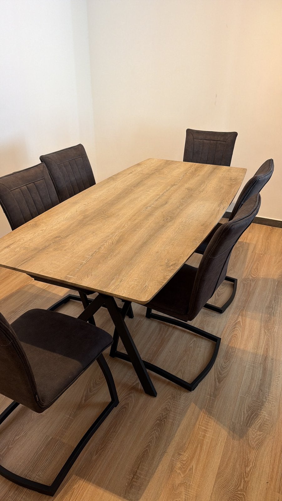 Table à manger + les chaises, Ophalen, Zo goed als nieuw