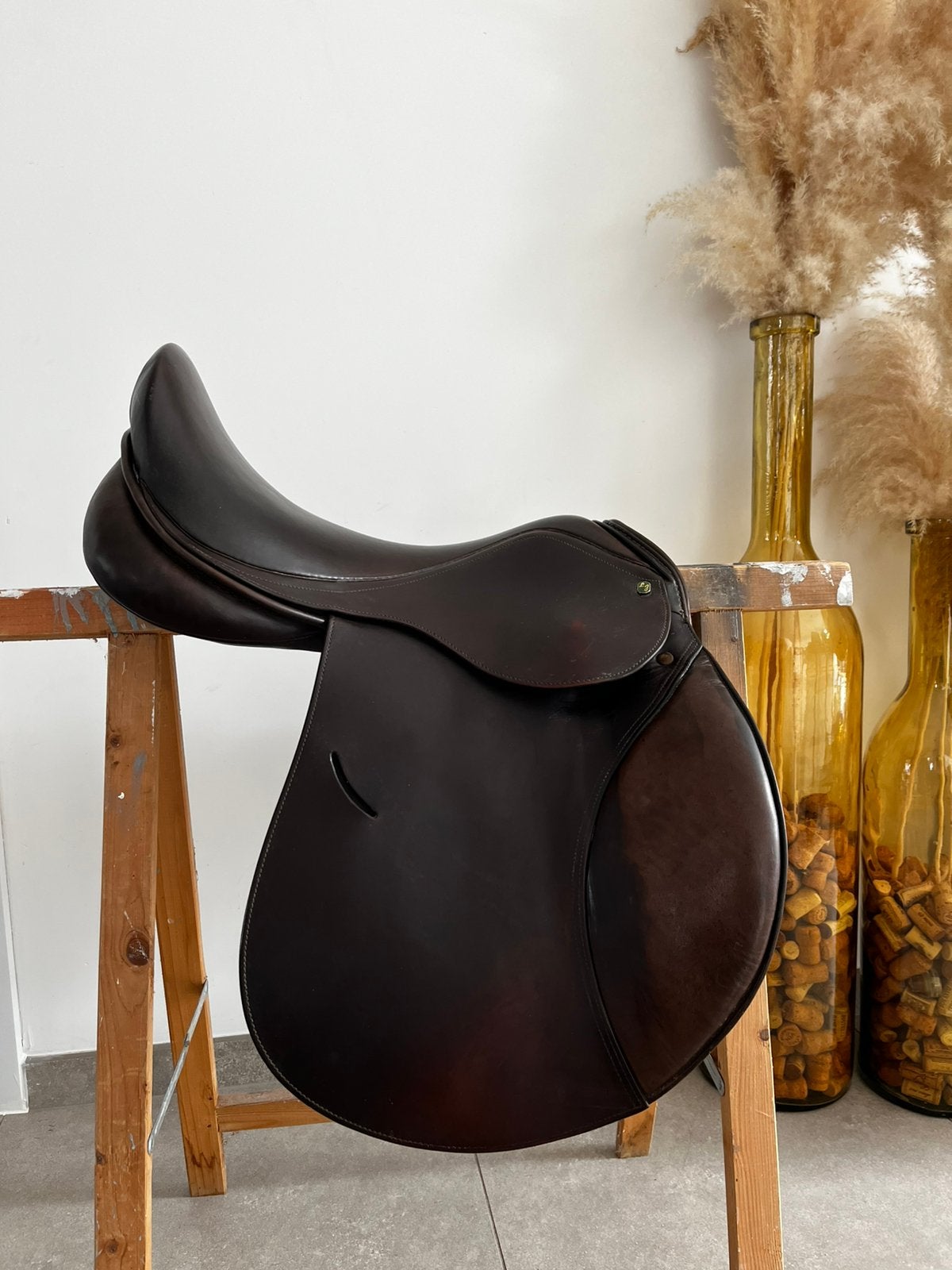 Zadel LJ 18”, Dieren en Toebehoren, Paarden en Pony's | Zadels, Ophalen, Zo goed als nieuw, Dressuur