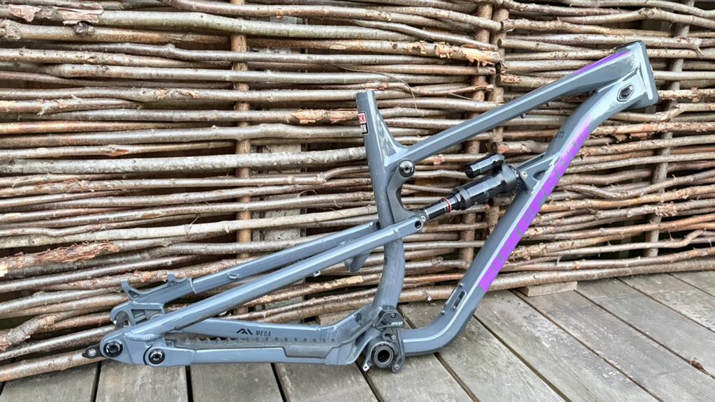 Nukeproof mega 2023 frame (ZIE OMSCHRIJVING!!), Fietsen en Brommers, Ophalen, Zo goed als nieuw