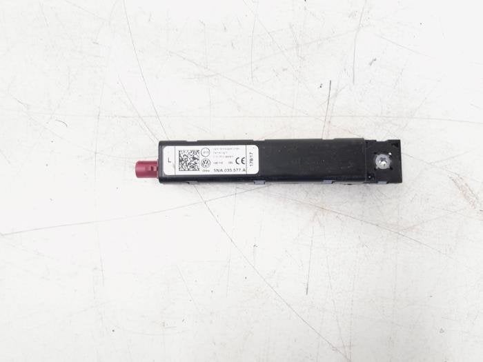 Antenne Versterker van een Volkswagen Tiguan, Gebruikt, -, Volkswagen, -