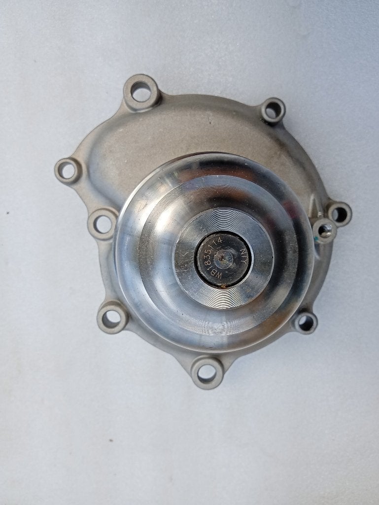 Voorste deel van de waterpomp voor Ferrari 348 en Mondial T, Ophalen, Nieuw, Ferrari