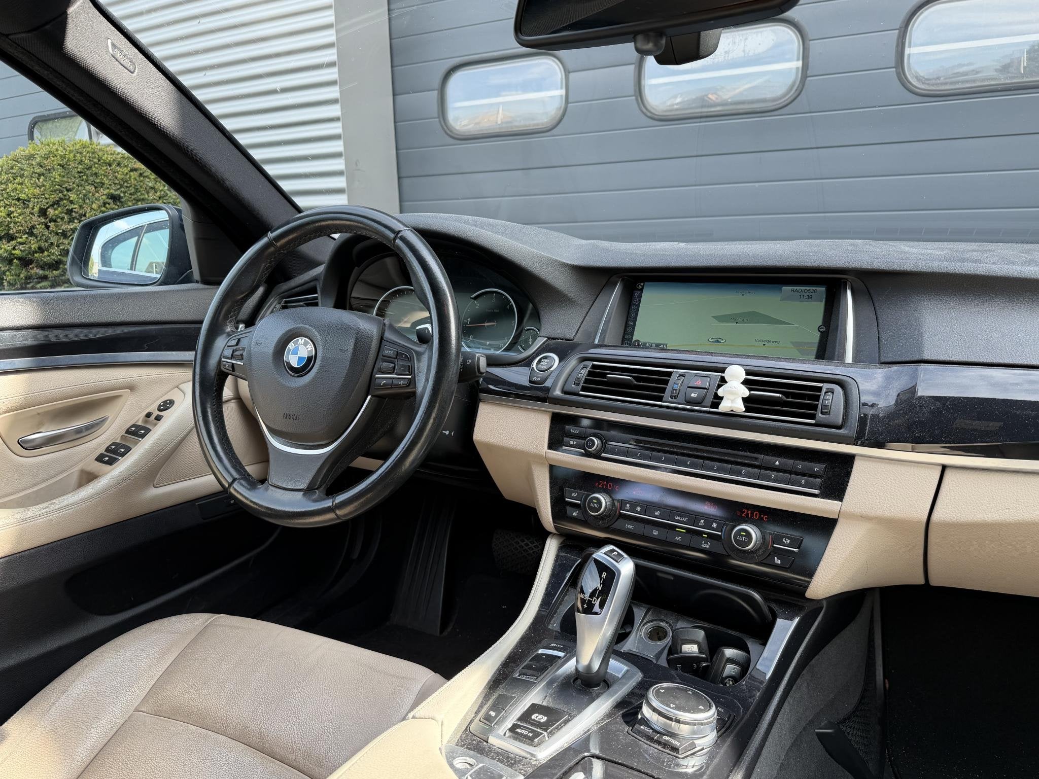 BMW 5 Serie 520D EXECUTIVE (automatique), Autos, BMW, Entreprise, 2000 kg, Capteur de stationnement, Automatique
