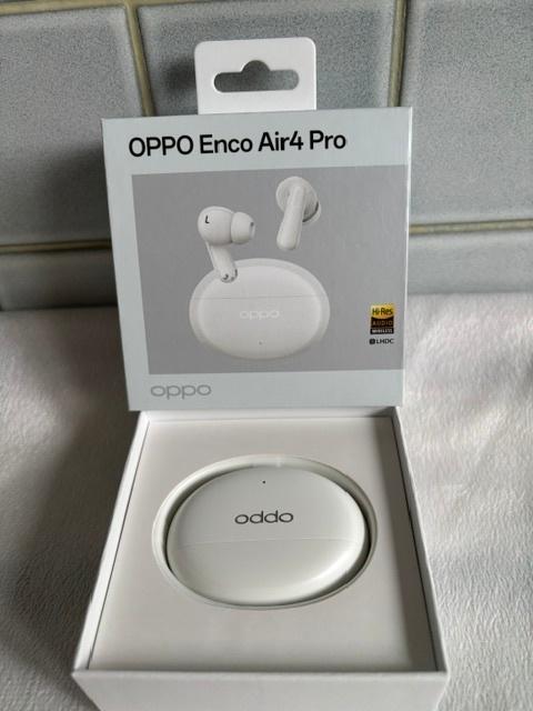 Oppo Enco Air4 Pro, Telecommunicatie, Mobiele telefoons | Oordopjes, Zo goed als nieuw, In oorschelp (earbud), Oppo, Wit, Actieve ruisonderdrukking