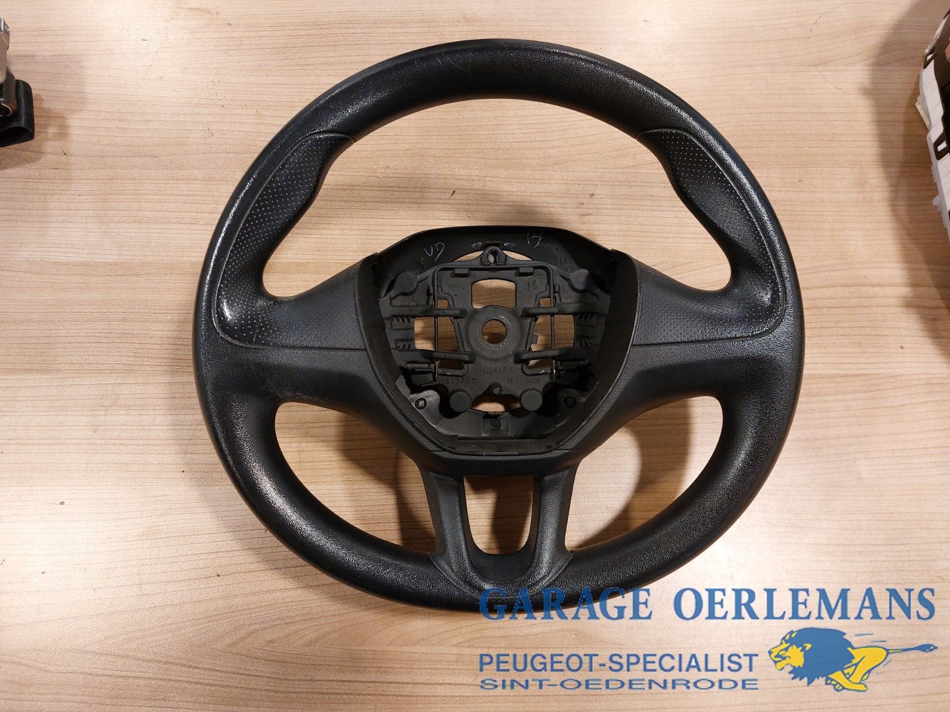 stuurwiel peugeot 208, 2014, -, Utilisé, -, ARN reconnu