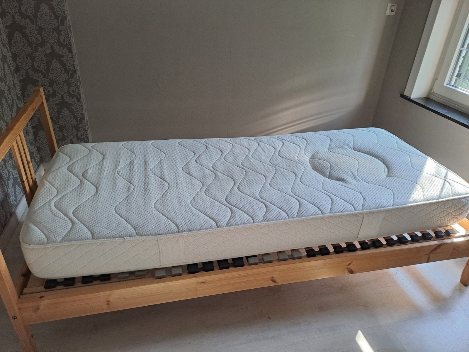 GRATIS MATRAS, Enlèvement
