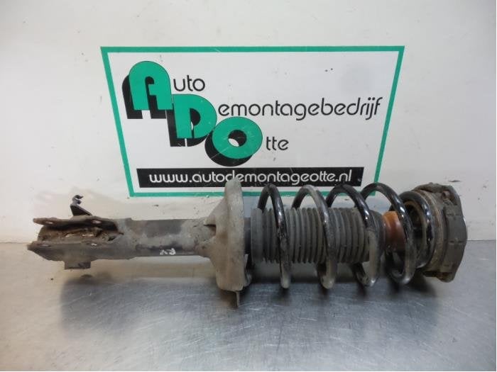 Barre amortisseur avant droit d'un Volkswagen Polo (Polo 99-, Autos : Pièces & Accessoires, Volkswagen, -, 3 mois de garantie