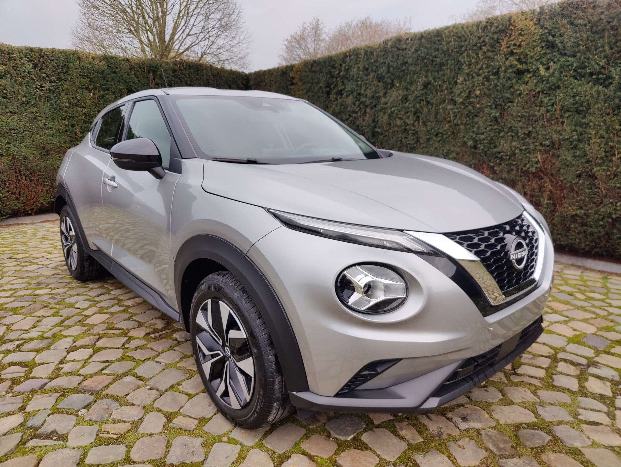 Nissan Juke 1.0 DIG-T 2WD Acenta DCT (EU6AP) (automatique), Autos, Nissan, Argent ou Gris, Achat, Euro 6, Entreprise