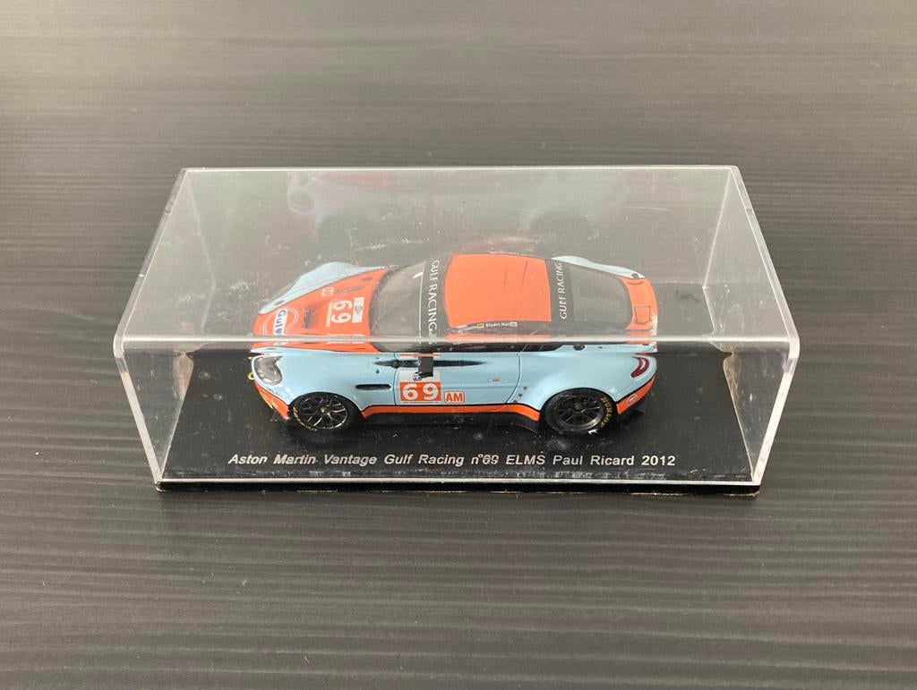 Voiture miniature Aston Martin Vantage Gulf Racing, Enlèvement, Comme neuf, Voiture
