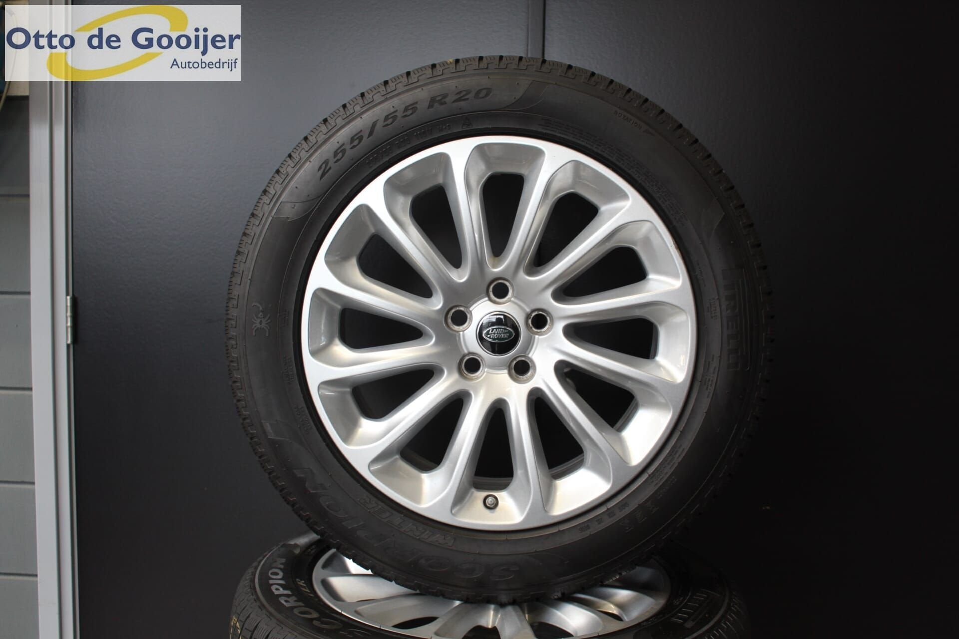 Originele Range Rover iV Velgen 20 Inch Winterbanden 6,5MM P, Auto-onderdelen, Banden en Velgen, Ophalen, Gebruikt, 255 mm, -